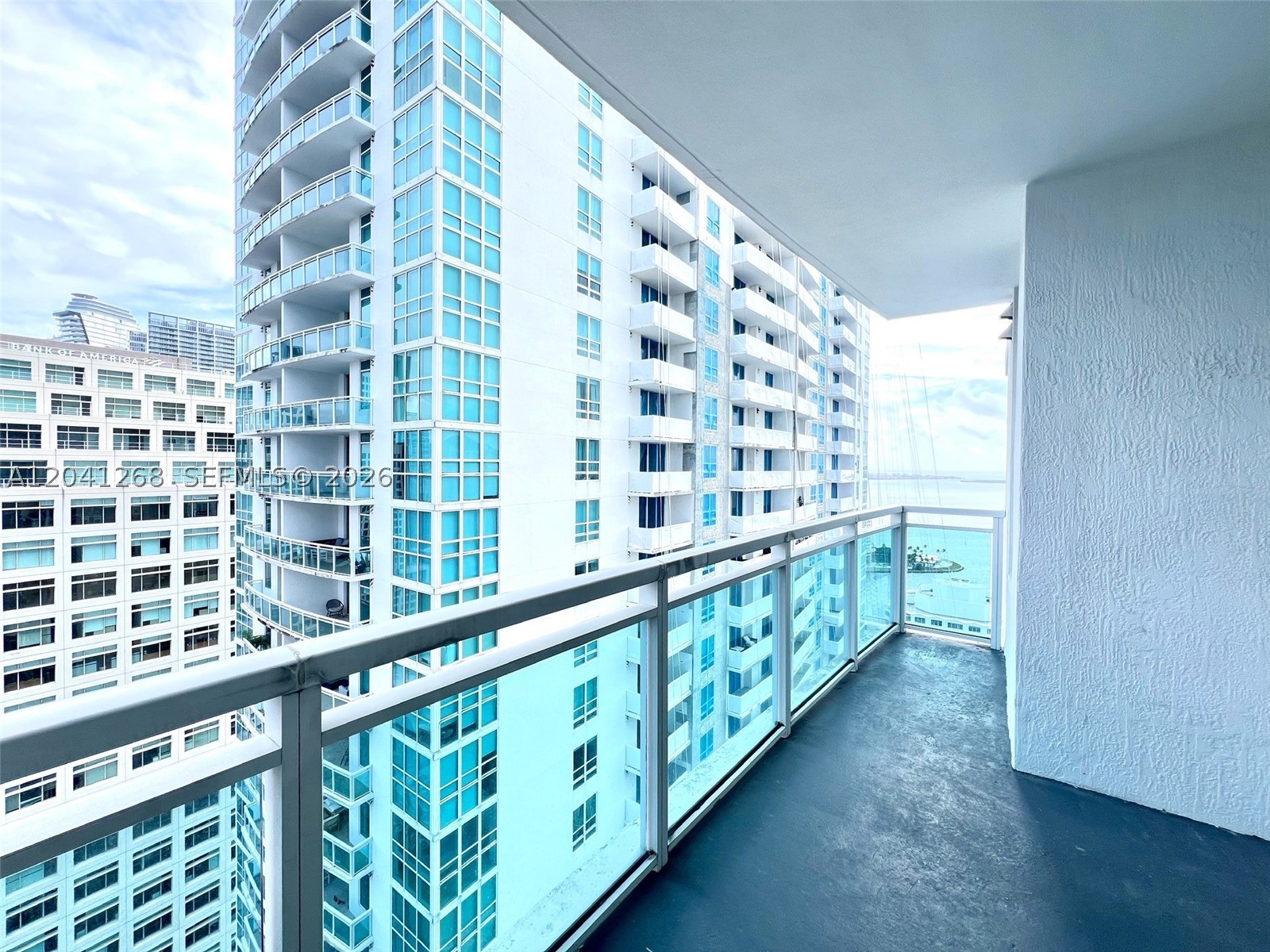 THE PLAZA 901 BRICKELL CO - Residential Lease