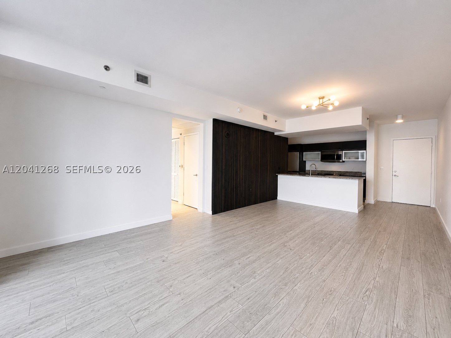 THE PLAZA 901 BRICKELL CO - Residential Lease