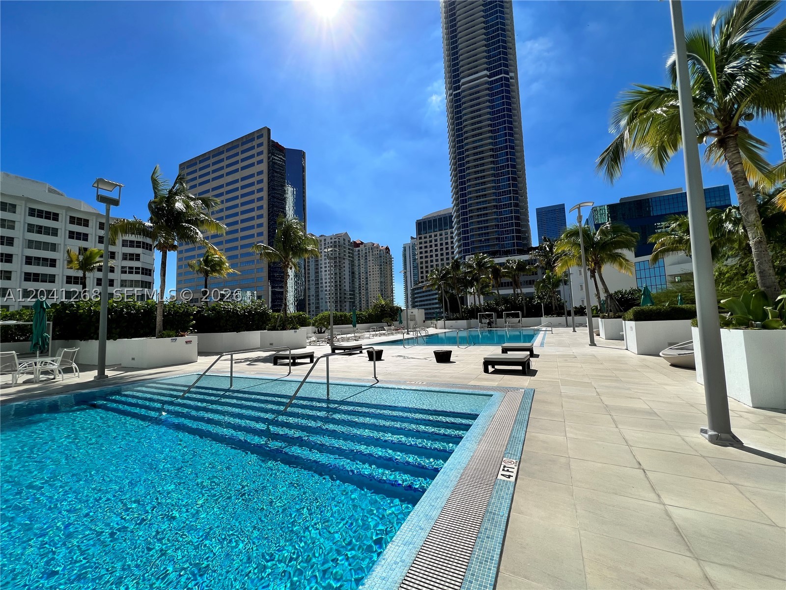 THE PLAZA 901 BRICKELL CO - Residential Lease