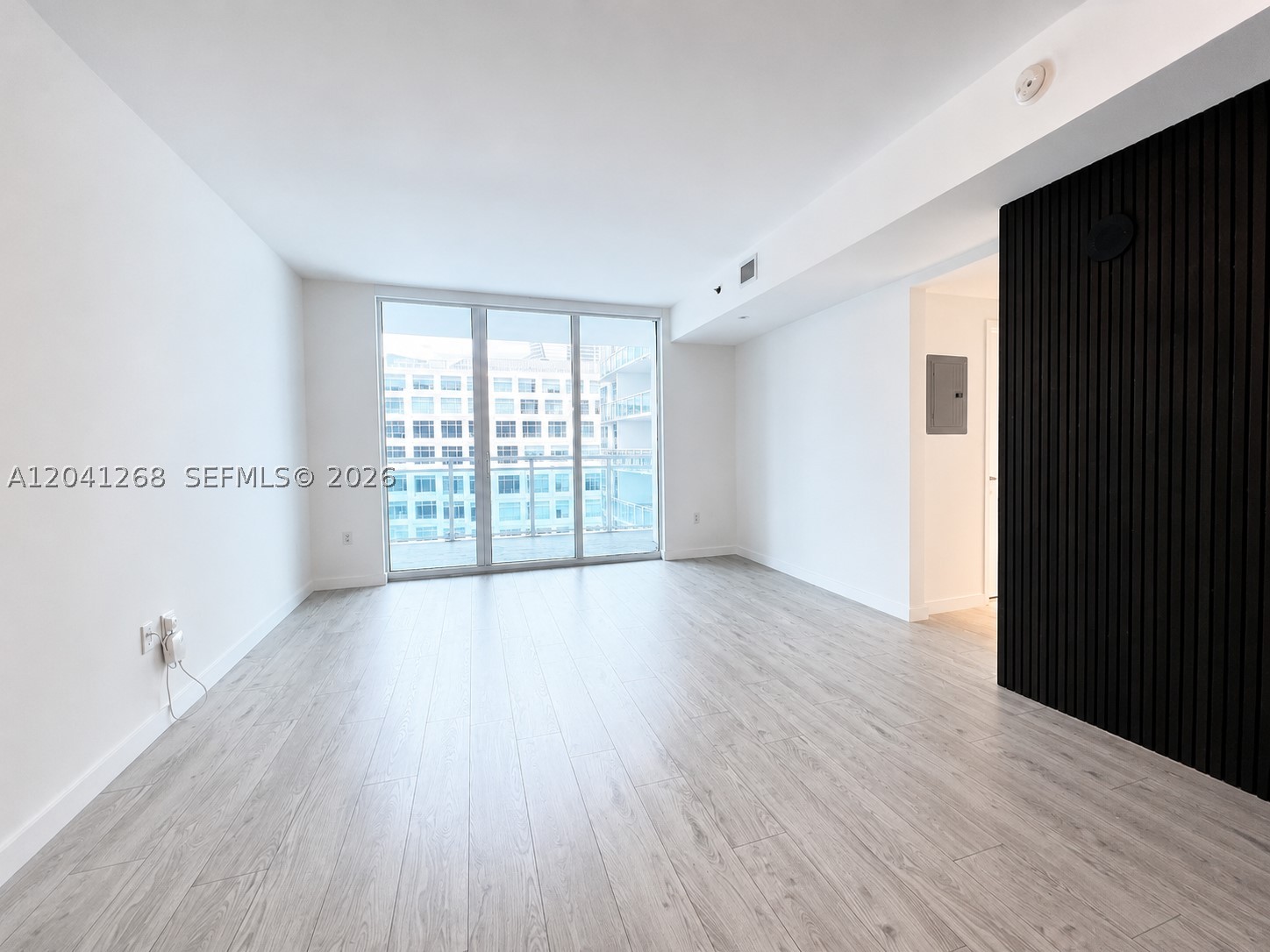 THE PLAZA 901 BRICKELL CO - Residential Lease
