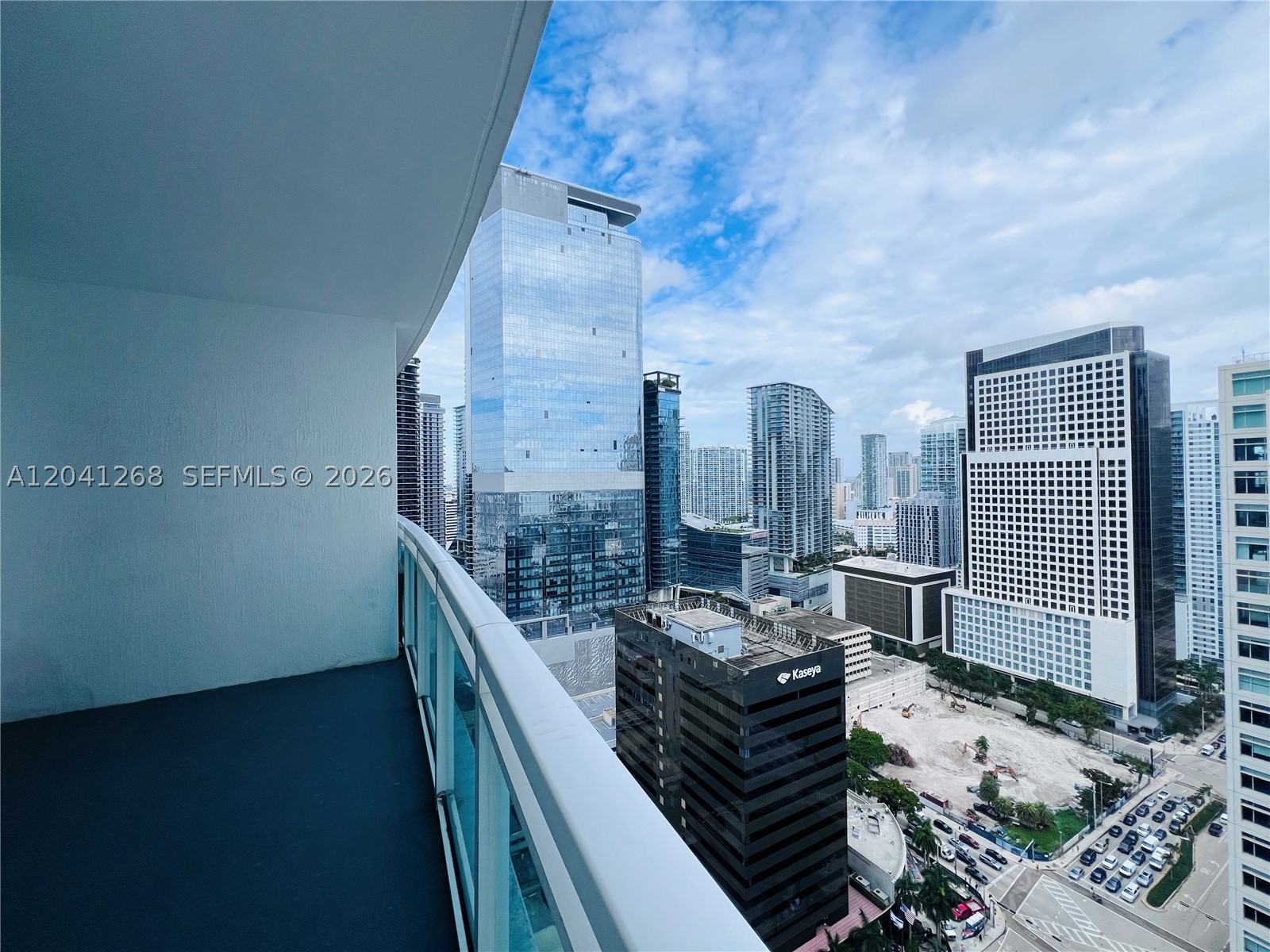 THE PLAZA 901 BRICKELL CO - Residential Lease