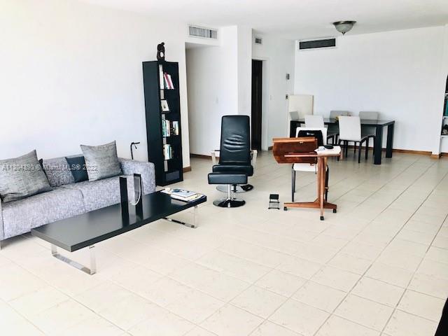 BRICKELL TOWNHOUSE CONDO - Residential Lease