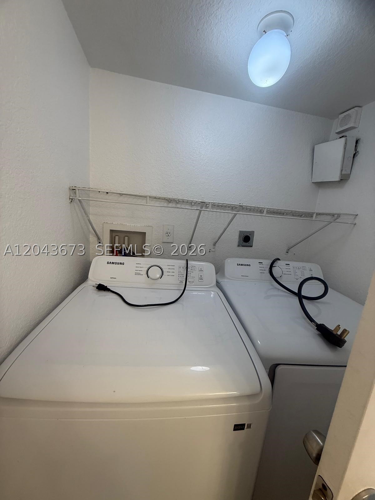 VISTA TRACE 8 CONDO - Residential Lease