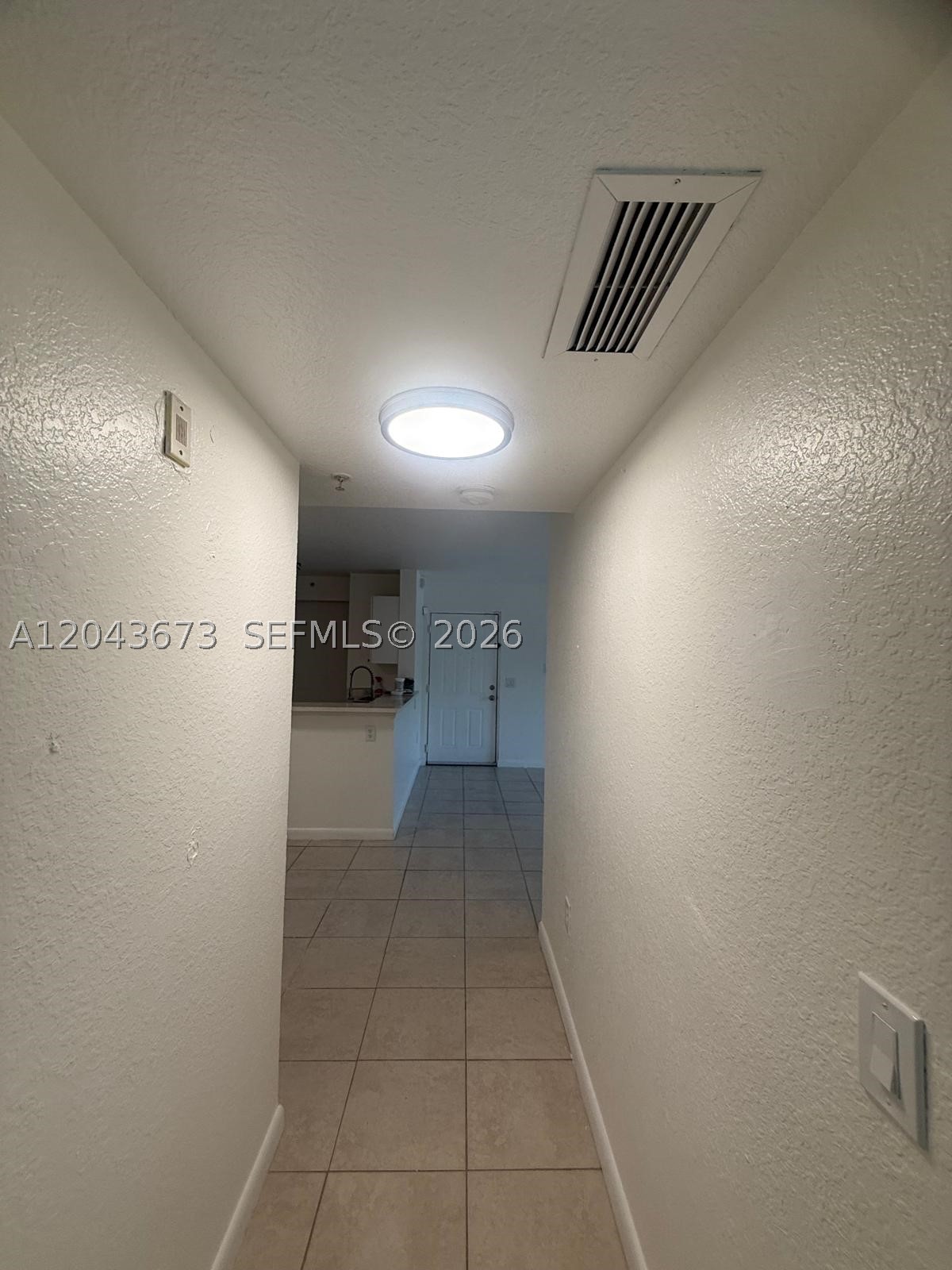 VISTA TRACE 8 CONDO - Residential Lease