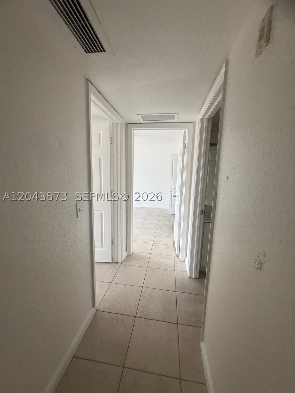 VISTA TRACE 8 CONDO - Residential Lease