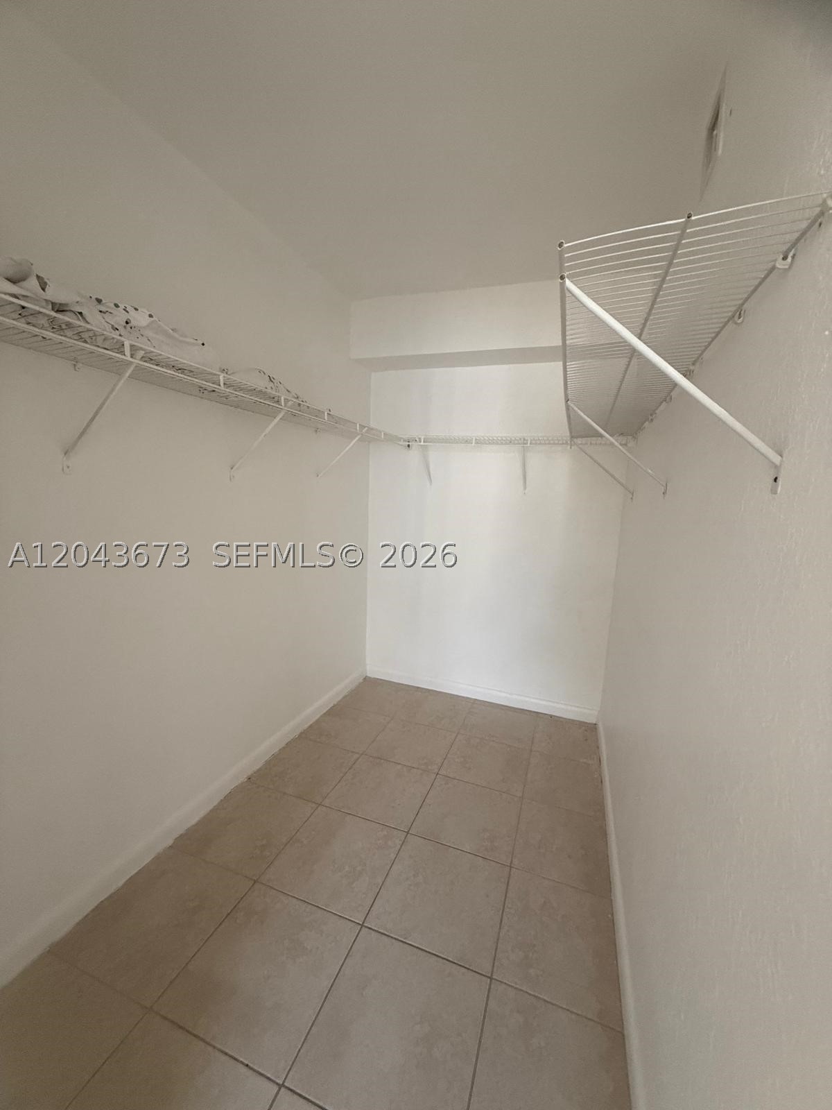VISTA TRACE 8 CONDO - Residential Lease
