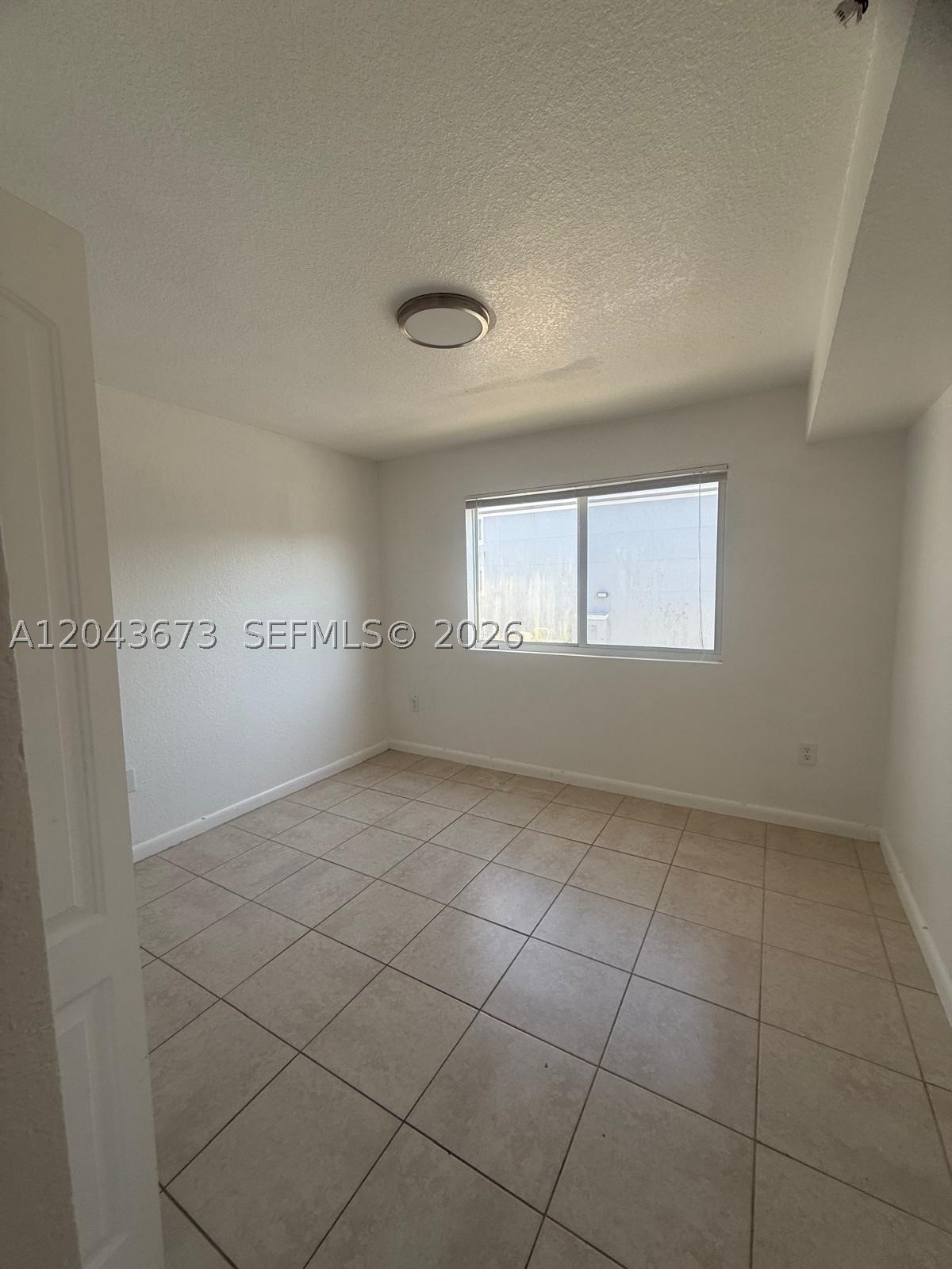 VISTA TRACE 8 CONDO - Residential Lease