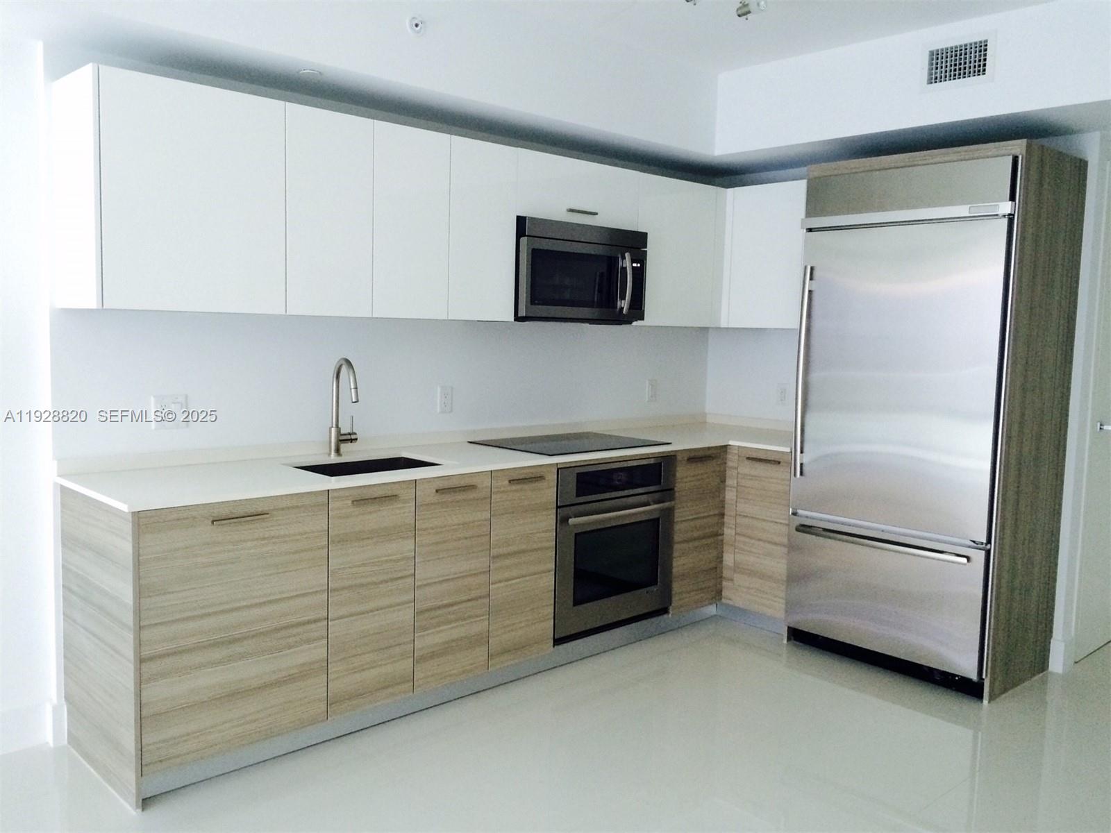 BRICKELLHOUSE - Residential