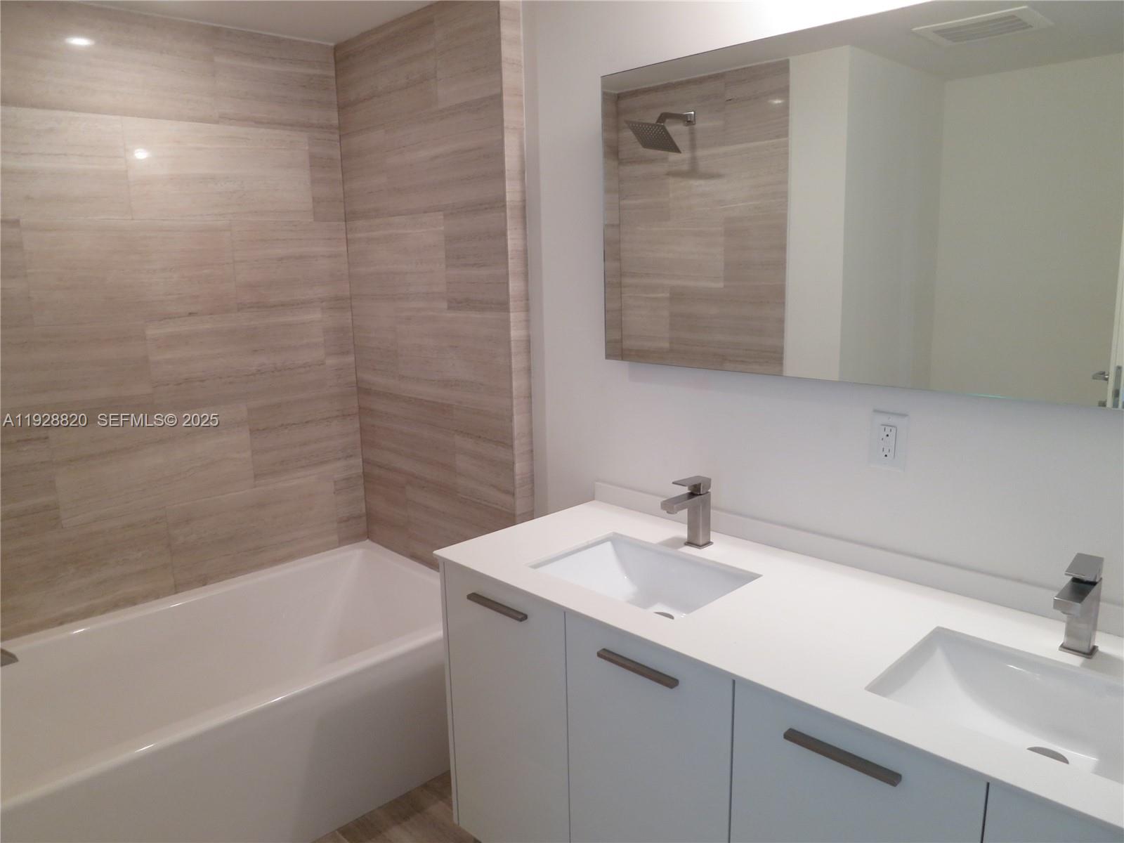 BRICKELLHOUSE - Residential