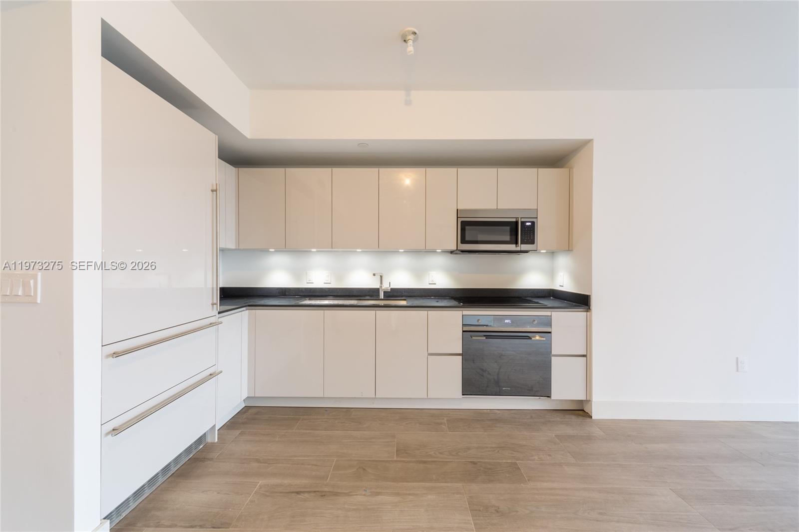 1010 BRICKELL CONDO - Residential Lease