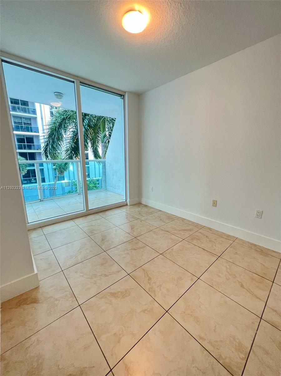 BRICKELL ON THE RIVER S T - Residential