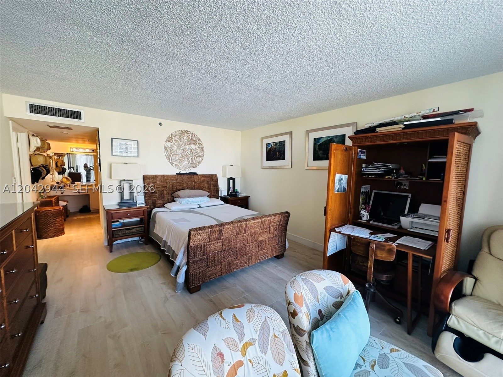 ABERDEEN ARMS CONDO - Residential