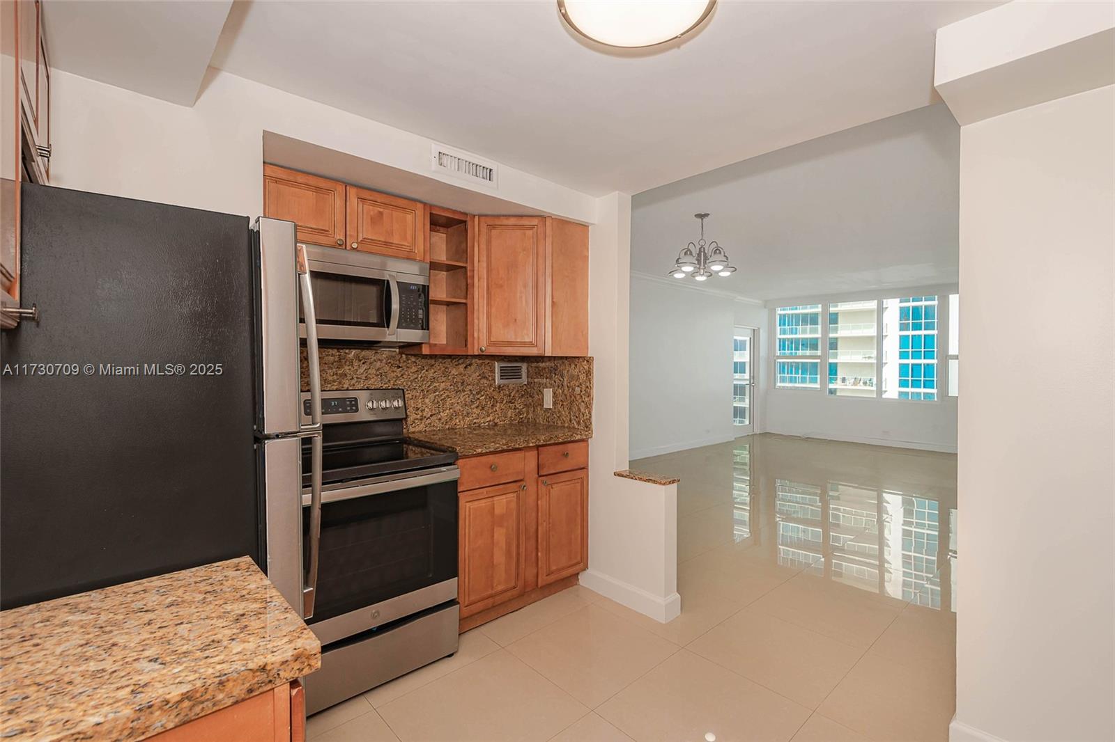 ALEXANDER TOWERS CONDO - Residential