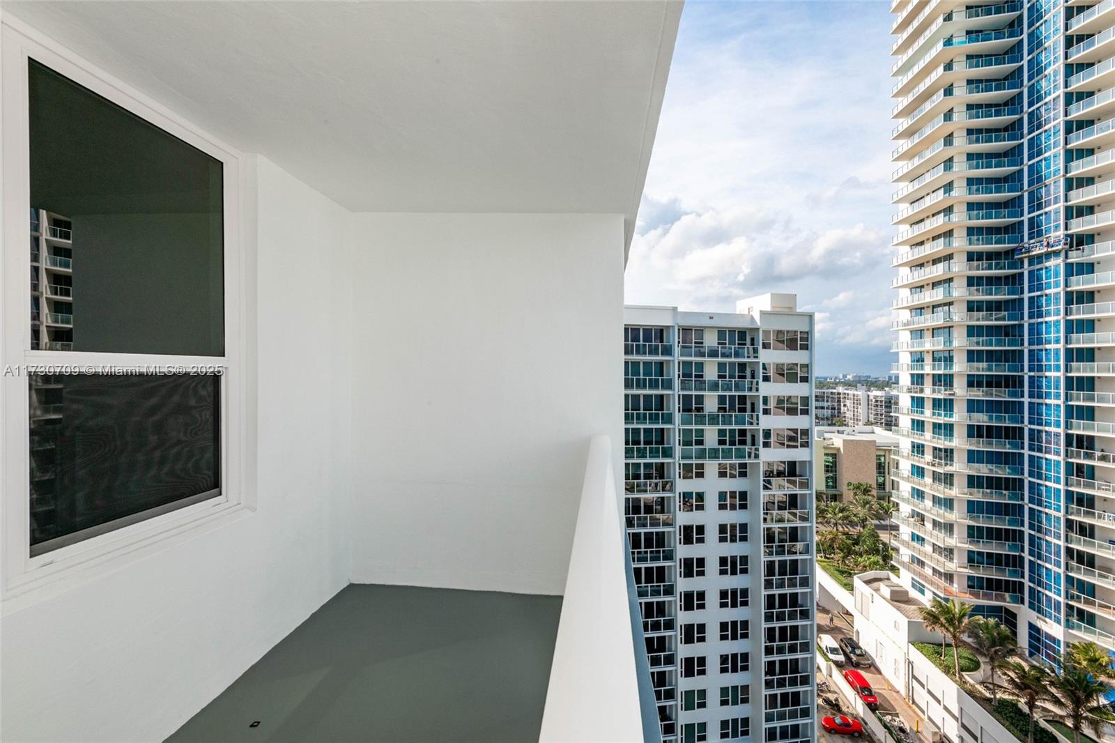 ALEXANDER TOWERS CONDO - Residential
