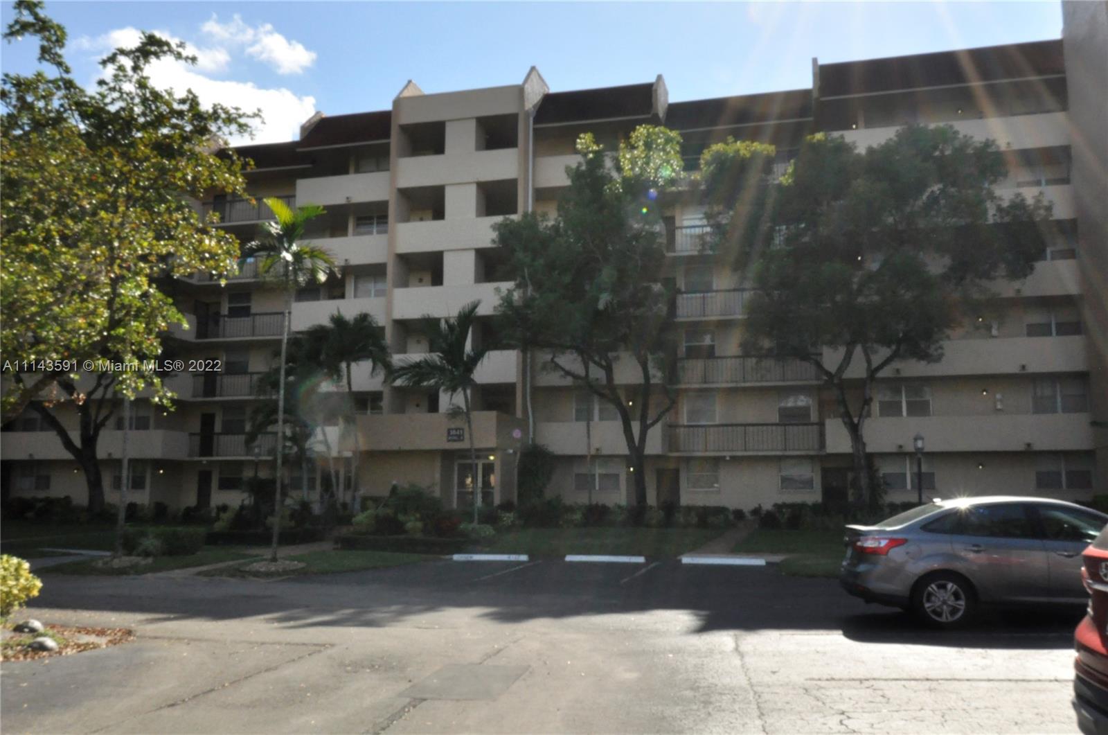 BEAUTIFUL CONDO ON 3RD FLOOR, 2 BEDROOMS & 2 BATHROOMS, AMPLE MASTER BEDROOM WITH WALK-IN CLOSETS. SCREENED BALCONY WITH A RELAXING VIEW. LIVING & DINING.
MAINTENANCE INCLUDES A 24/7 GUARD AT ENTRANCE,  WATER, SEWER, CABLE & INTERNET. MANY AMENITIES TO ENJOY AT ENVIRON CULTURAL CENTER, TENNIS COURTS, HEATED NON CHLORINE POOL-AS PER ASSOCIATION THIS IS A 55+CONDOMINIUM. ASSOCIATION REQUIRES 48K INCOME FOR 1 PERSON & 65k FOR COUPLE, 700 CREDIT SCORE,  & 6 MONTHS MAINTENANCE IN ESCROW FOR 18 MONTHS. LAUNDRY FACILITY ON THE SAME FLOOR, 1 PARKING SPACE ASSIGNED & 1 STORAGE SPACE. NEAR TO PUBLIC TRANSPORTATION. BUYER/S MUST SIGN A FIRTA ADDENDUM AT CLOSING, NO EXCEPTION. TAXES WERE BASED 2021 ON PREVIOUS OWNER, NO HOEMESTEAD EXCEPTION ON THIS PROPERTY.