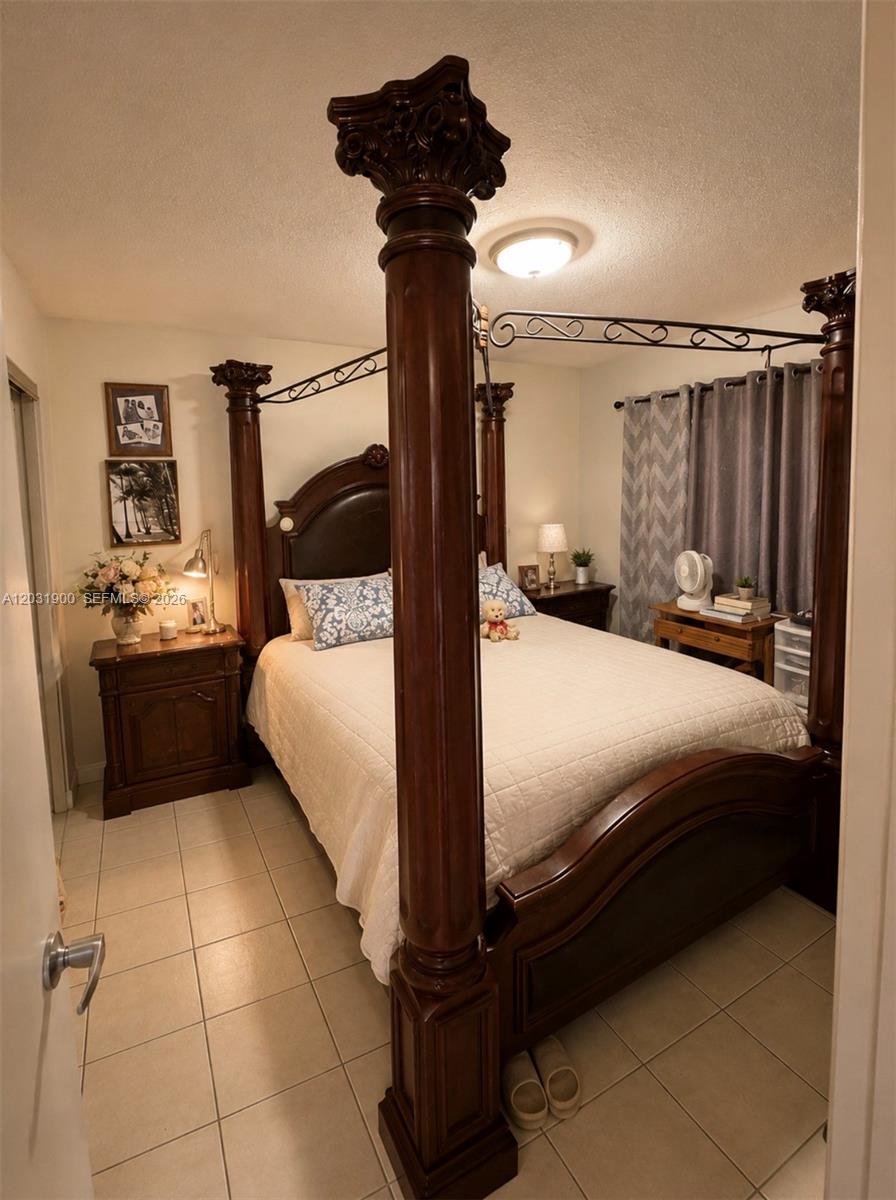 ROYALE GREEN CONDO 6 - Residential