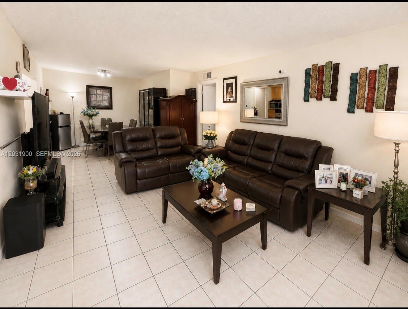 ROYALE GREEN CONDO 6 - Residential