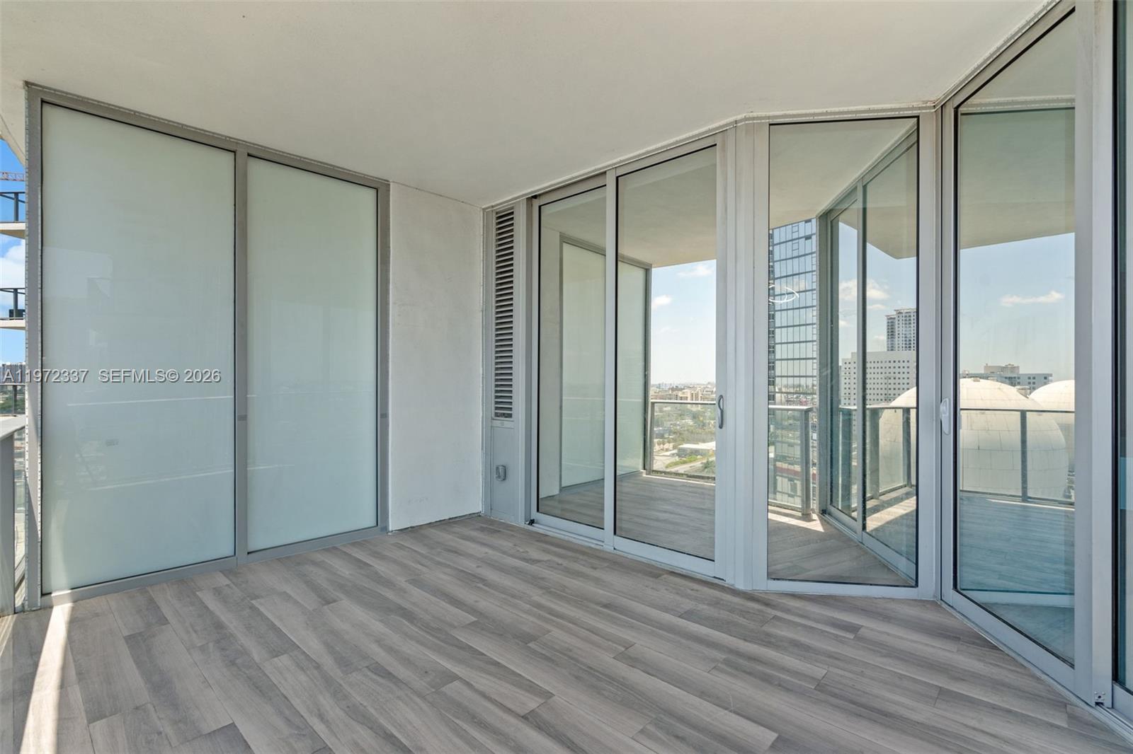 PARAMOUNT MIAMI WORLDCENT - Residential