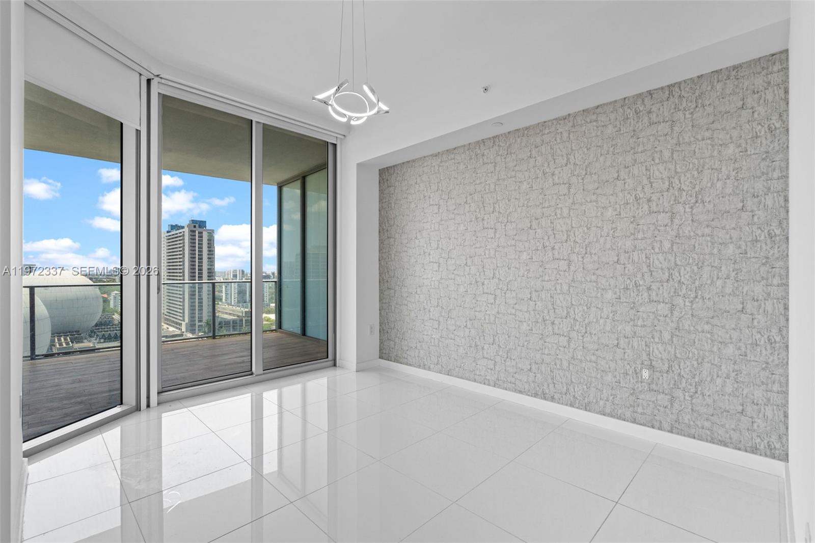 PARAMOUNT MIAMI WORLDCENT - Residential