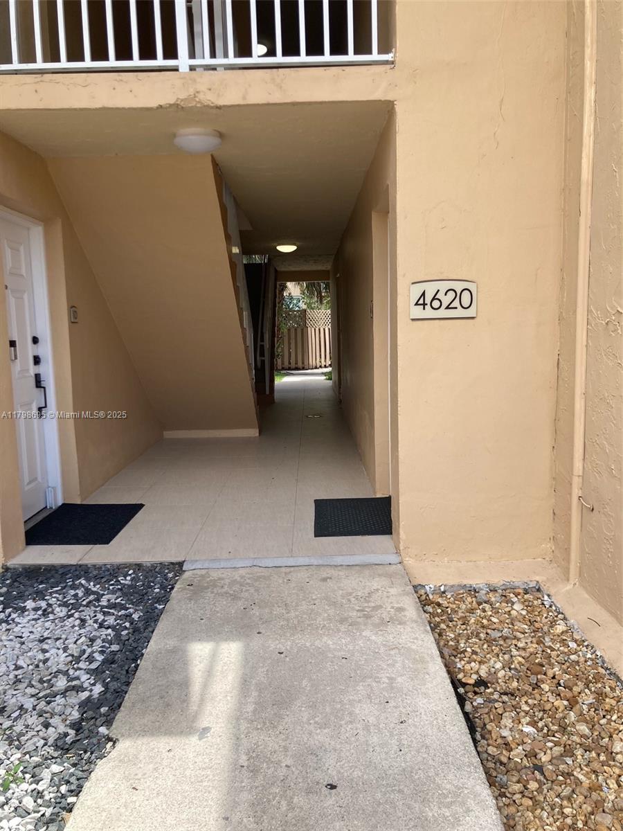 Beautiful remodeled 1-Bed, 1 Bath Condo in Doral. This fully renovated condo features a spacious bedroom, a modern bathroom and kitchen, tiled floor throughout, washer & dryer inside unit, and a private yard-perfect for relaxing or entertaining. Located close to shopping, dinning and major highways. Move-in ready.
AS PER HOA, THE CREDIT SCORE OF ALL APPLICANTS MUST BE 650 OR HIGHER.