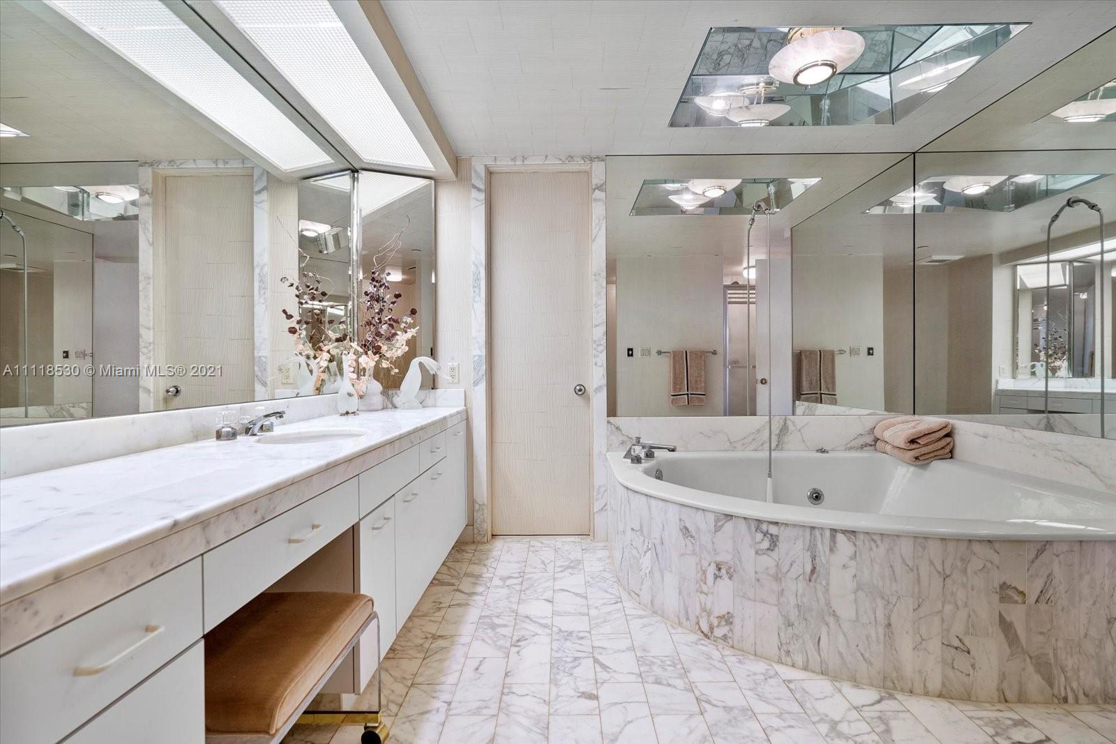 MARINA TOWER CONDO - Residential
