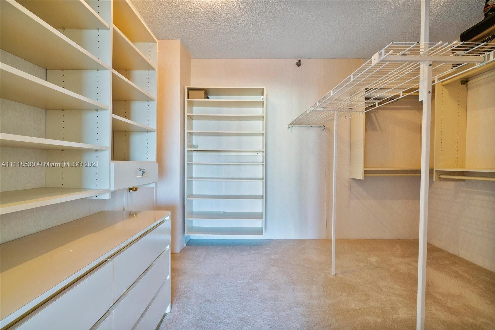 MARINA TOWER CONDO - Residential