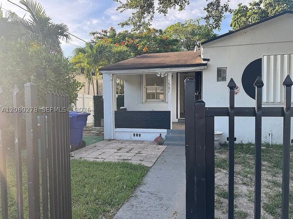 NORTH MIAMI ESTATES - Residential
