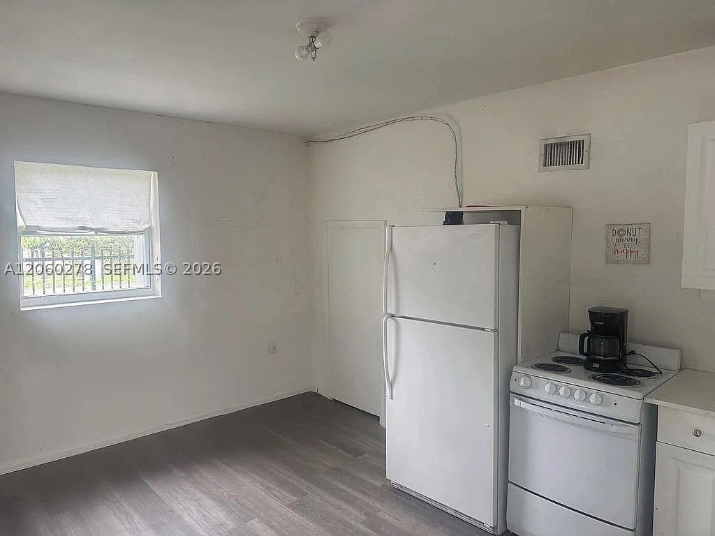 NORTH MIAMI ESTATES - Residential