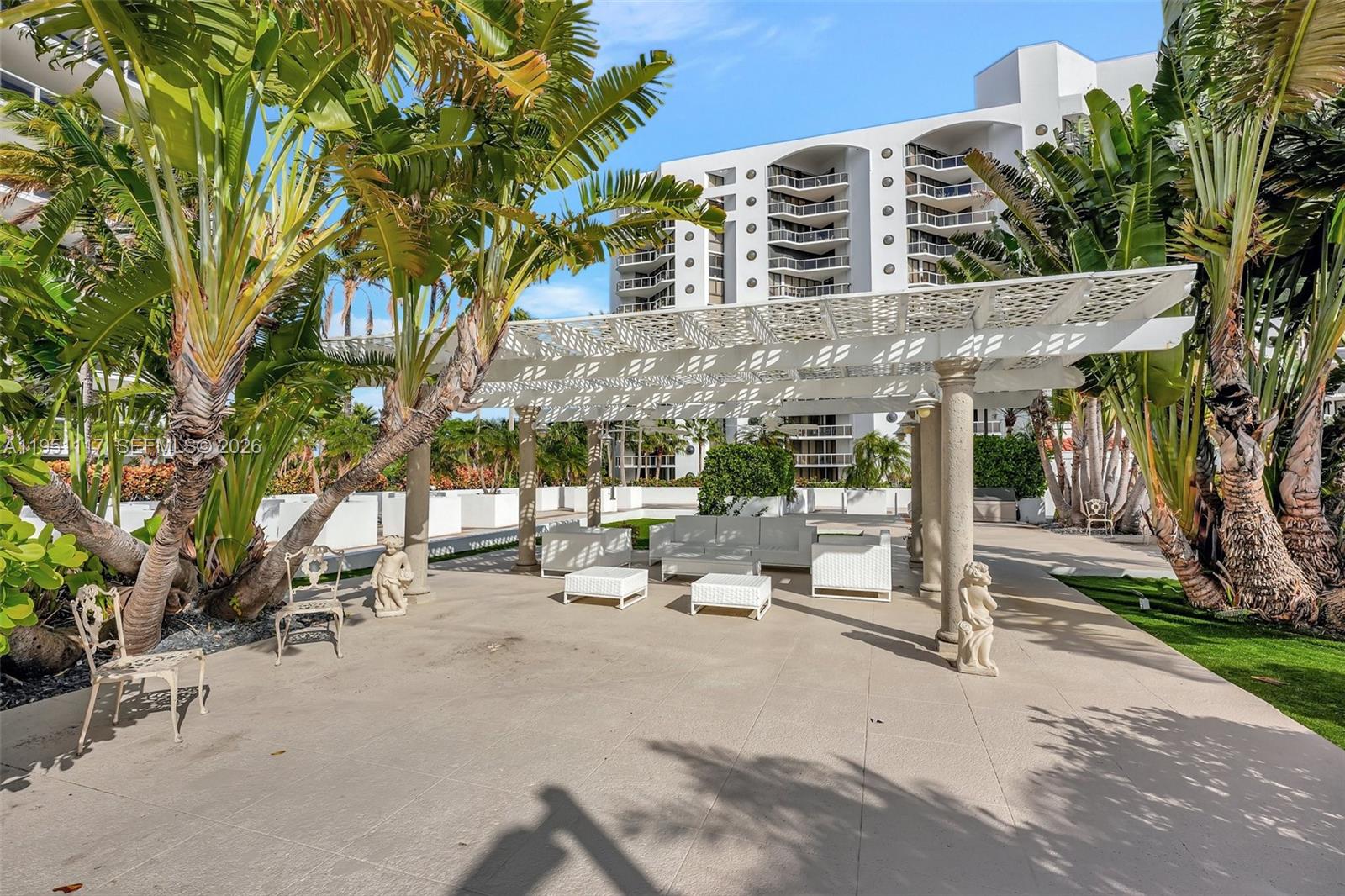 HARBOR TWS AT THE WATERWA - Residential