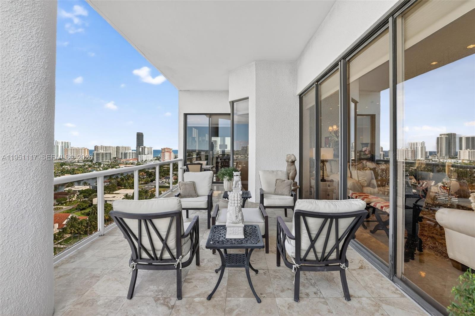 HARBOR TWS AT THE WATERWA - Residential
