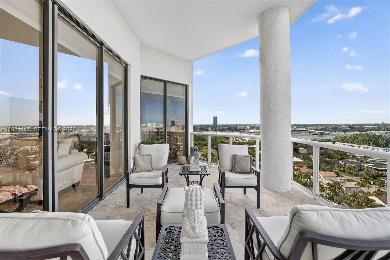 HARBOR TWS AT THE WATERWA - Residential