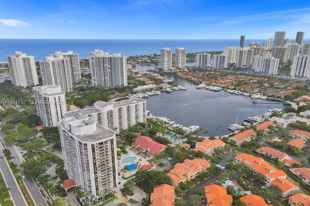HARBOR TWS AT THE WATERWA - Residential