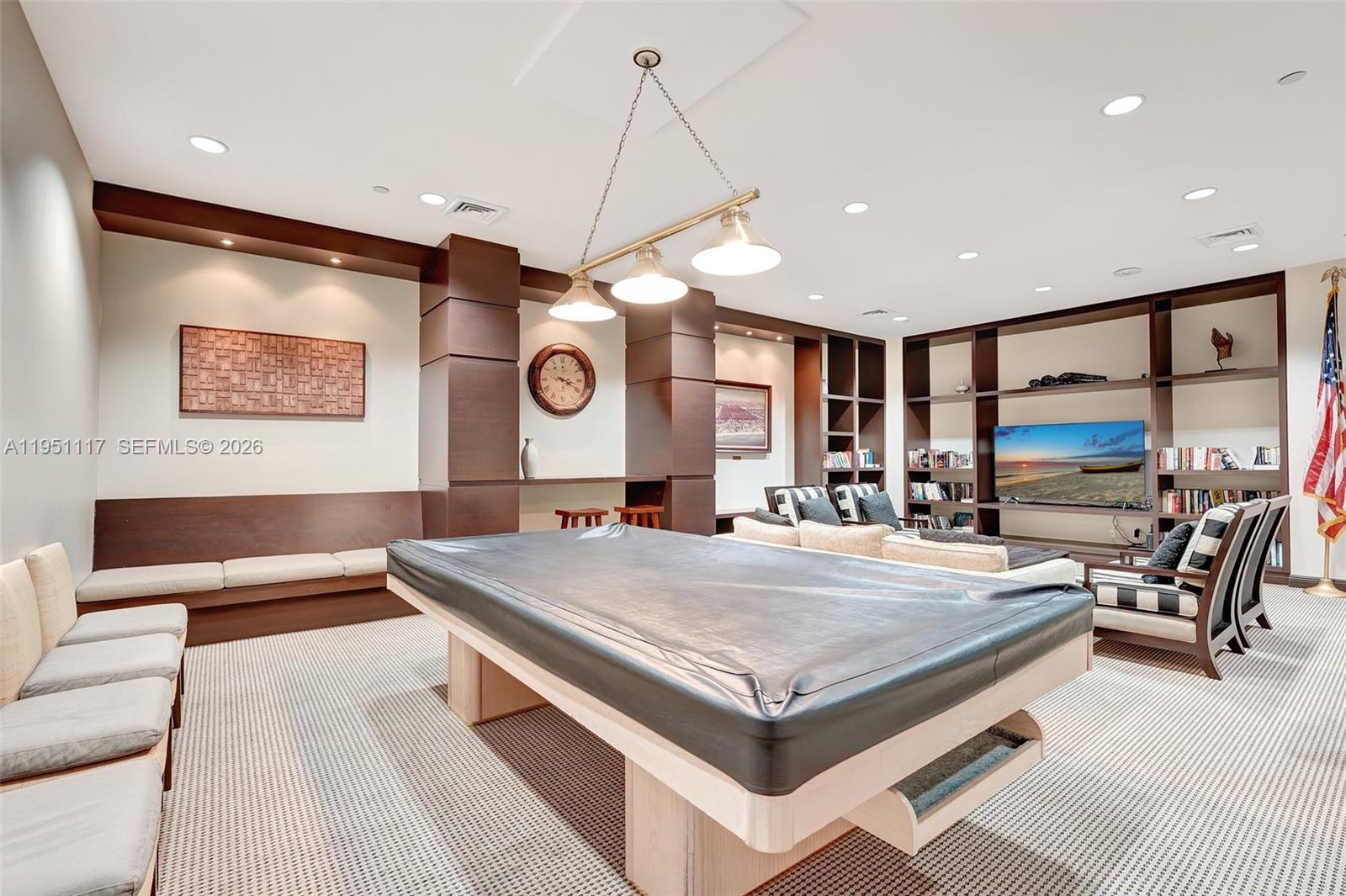 HARBOR TWS AT THE WATERWA - Residential