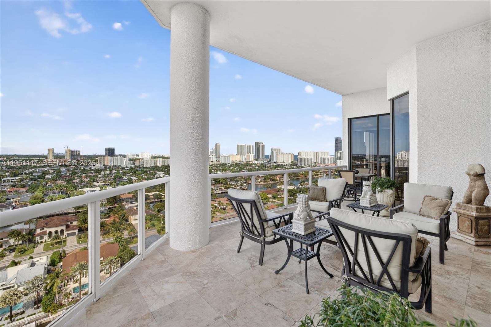 HARBOR TWS AT THE WATERWA - Residential