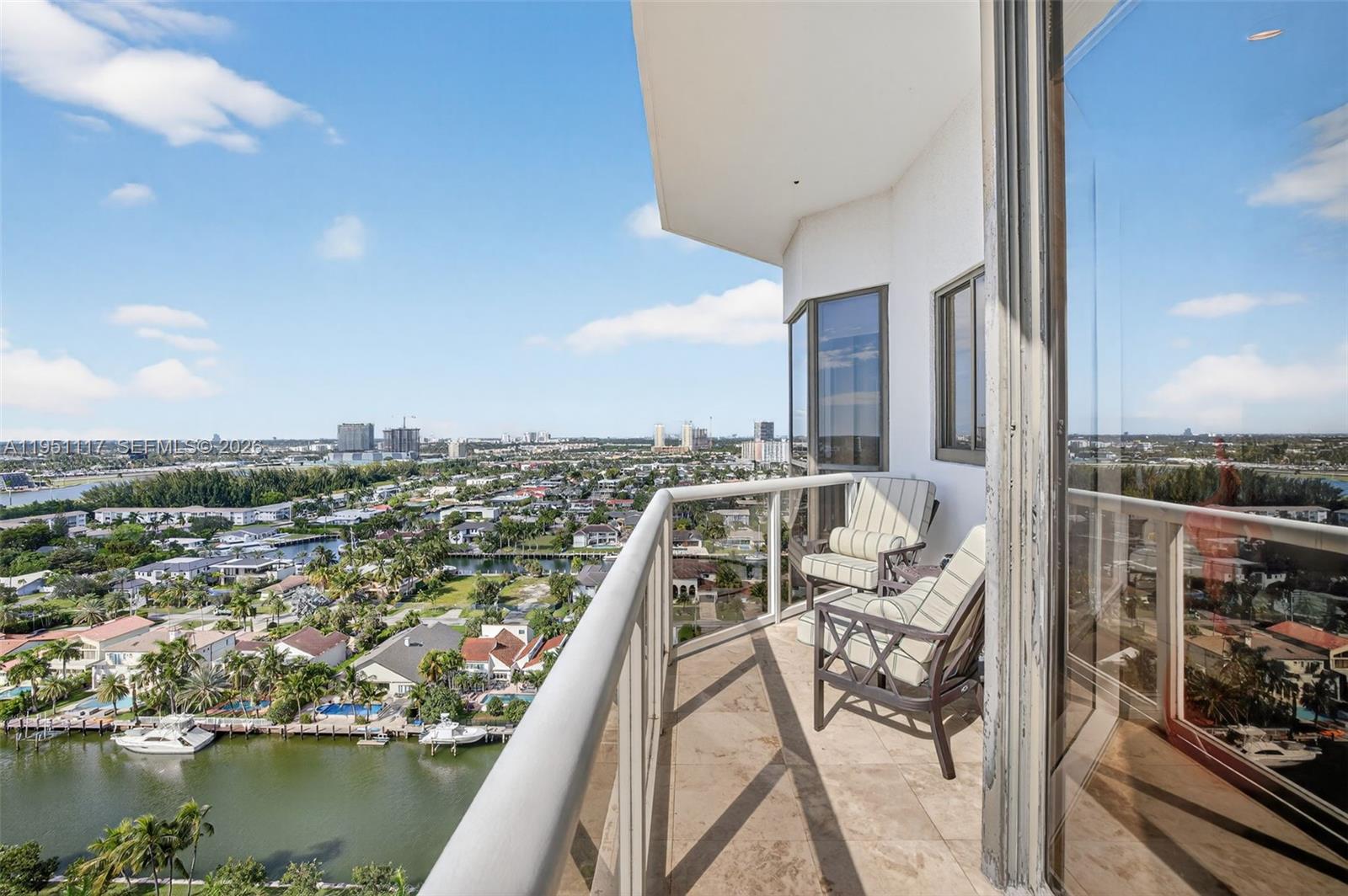 HARBOR TWS AT THE WATERWA - Residential