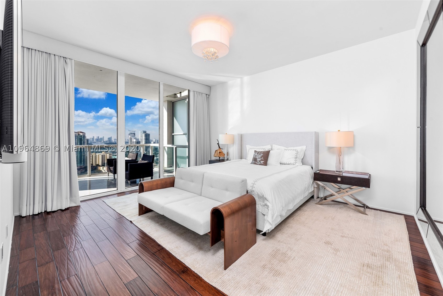 CONTINUUM ON SOUTH BEACH - Residential