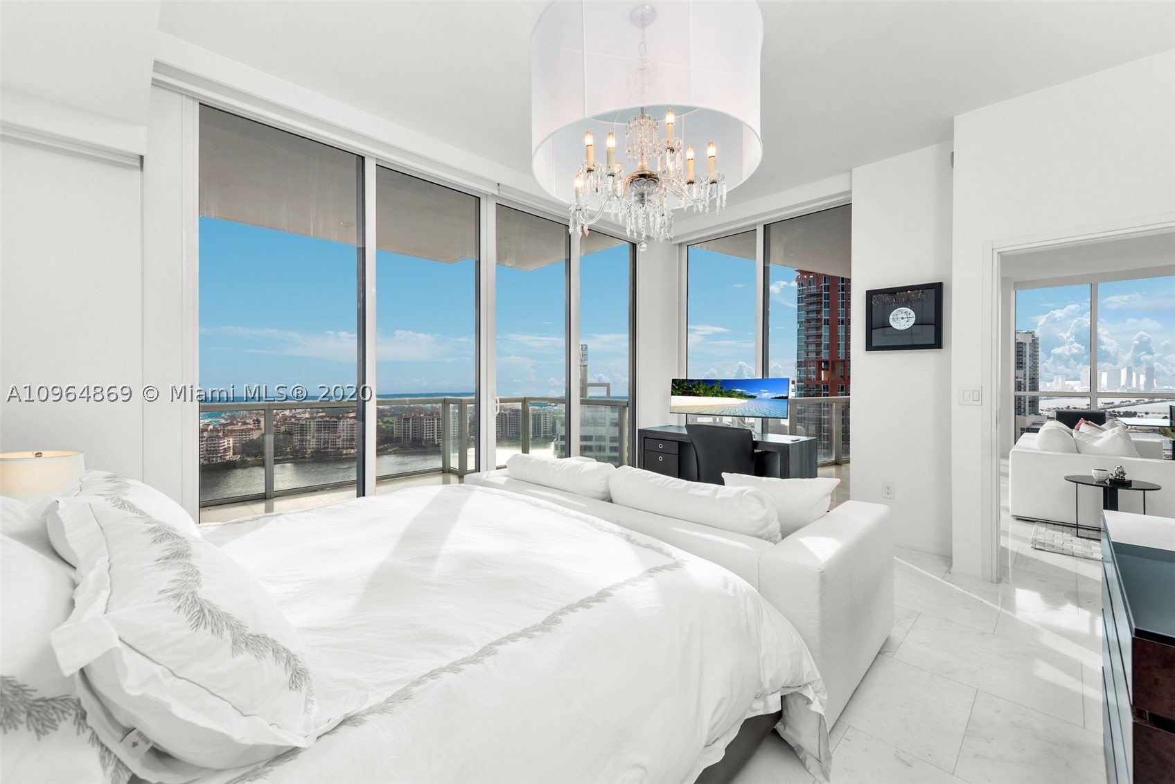 CONTINUUM ON SOUTH BEACH - Residential