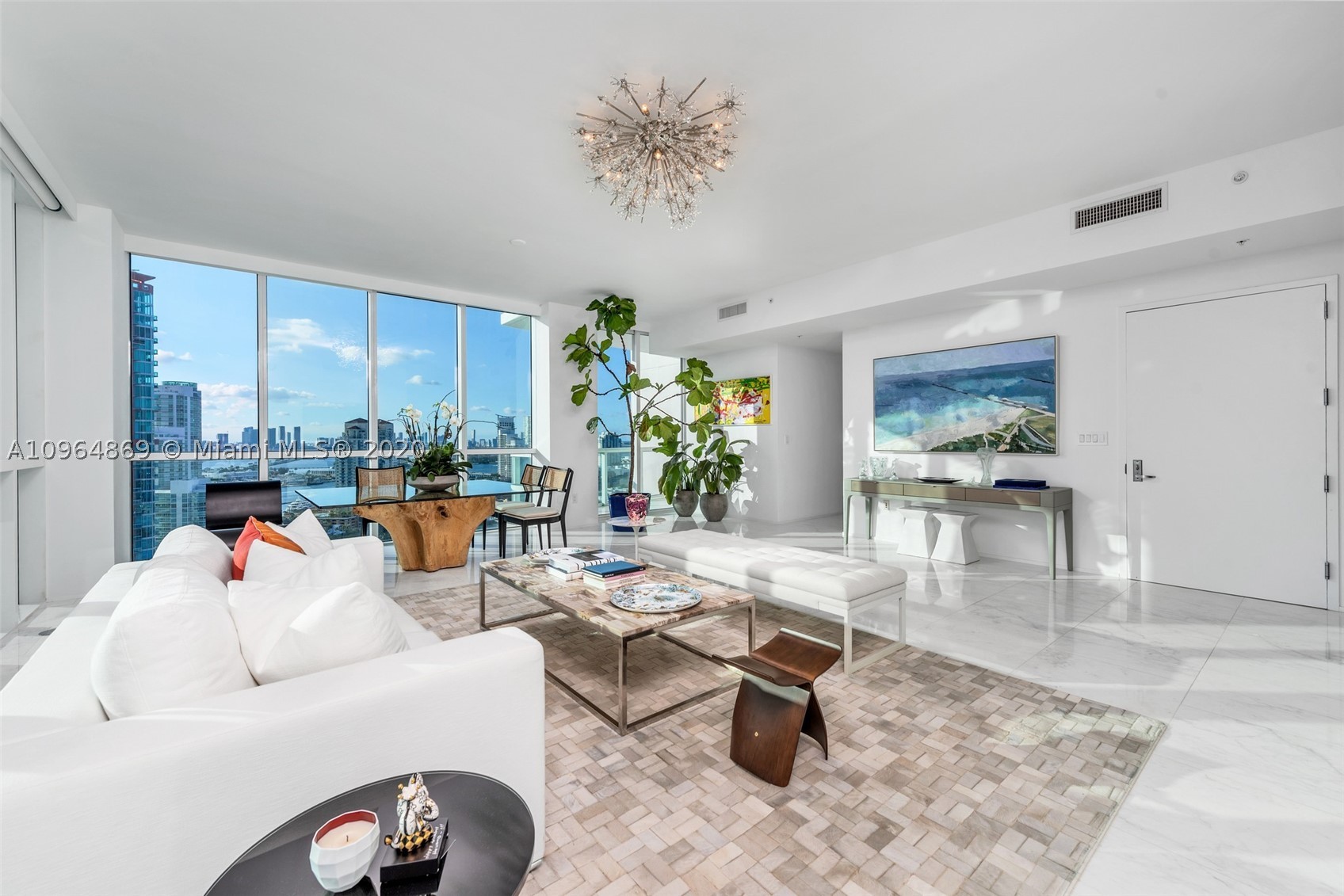 CONTINUUM ON SOUTH BEACH - Residential