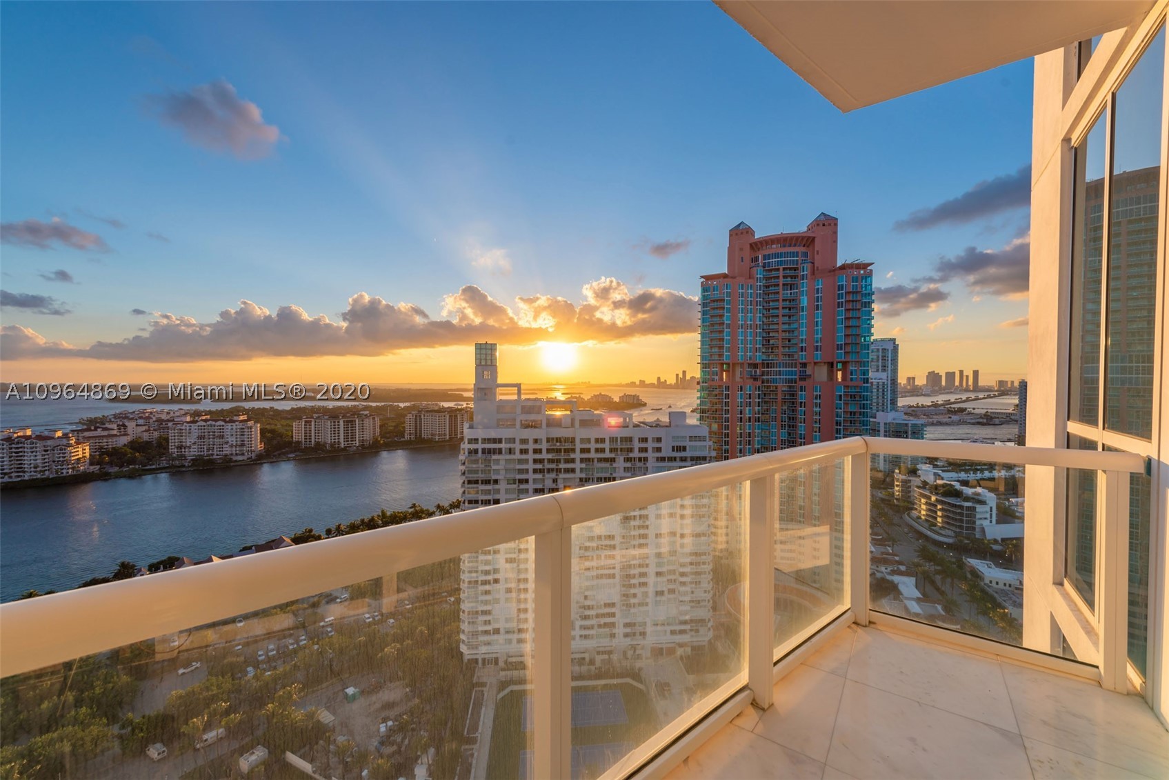 CONTINUUM ON SOUTH BEACH - Residential