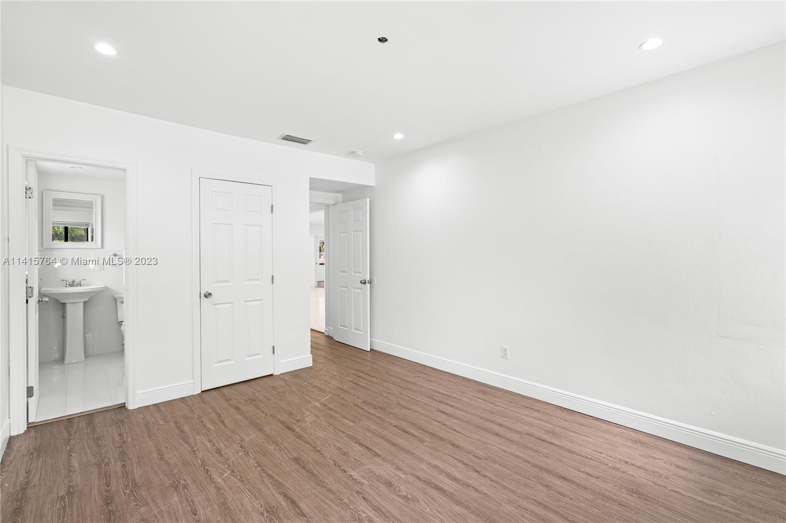 BRICKELL ESTATES - Residential Lease