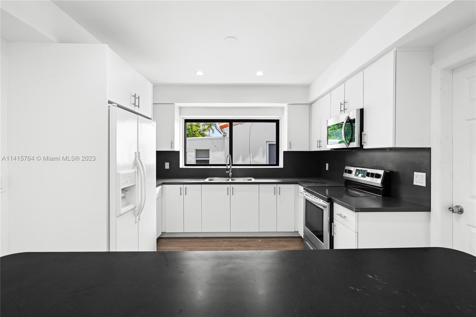 BRICKELL ESTATES - Residential Lease