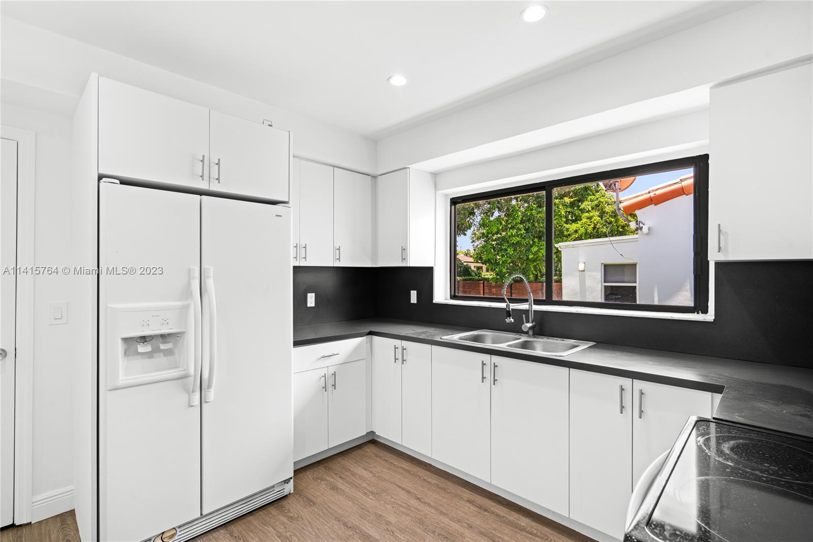 BRICKELL ESTATES - Residential Lease