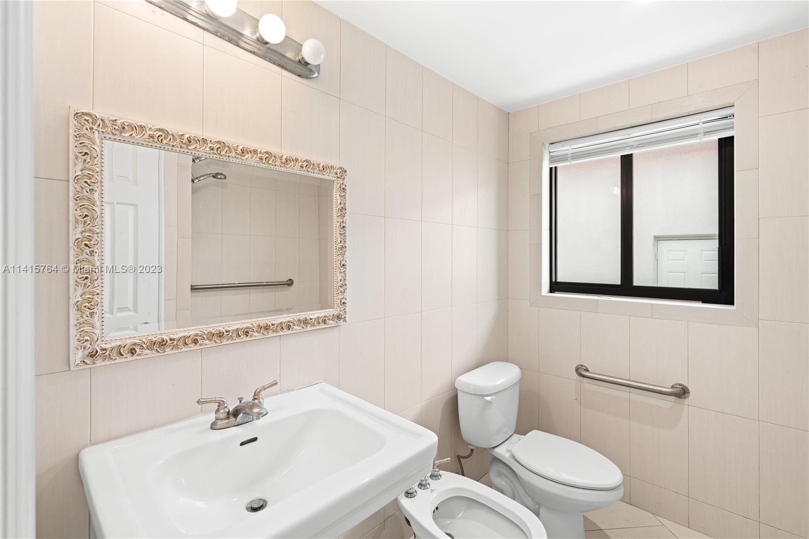BRICKELL ESTATES - Residential Lease