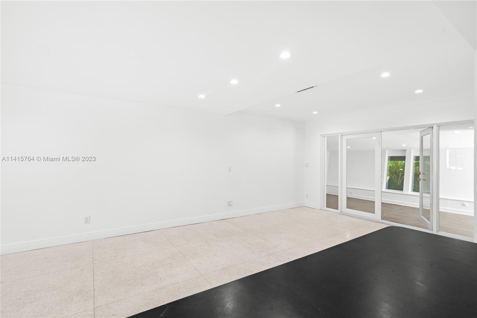 BRICKELL ESTATES - Residential Lease