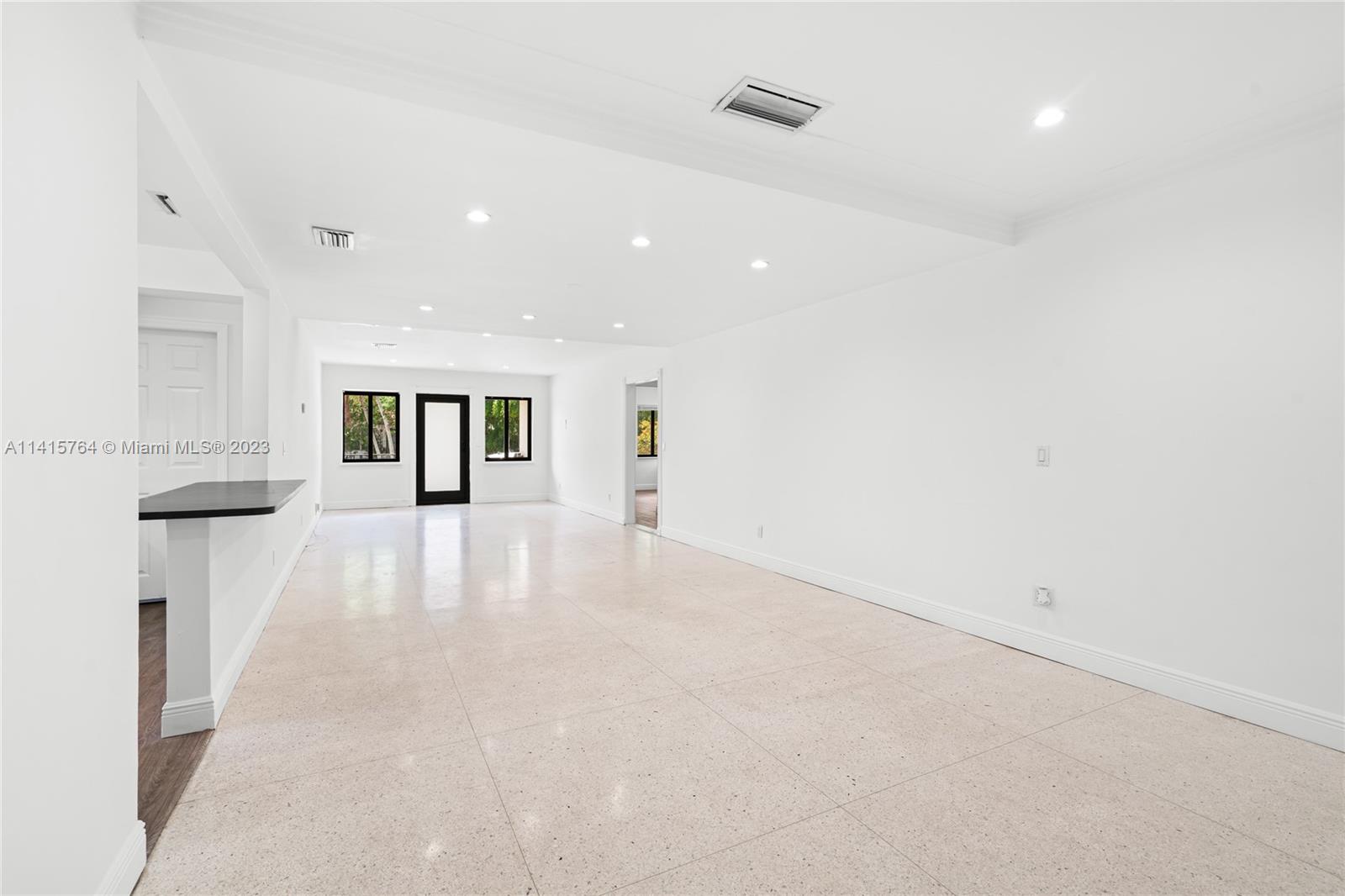 BRICKELL ESTATES - Residential Lease