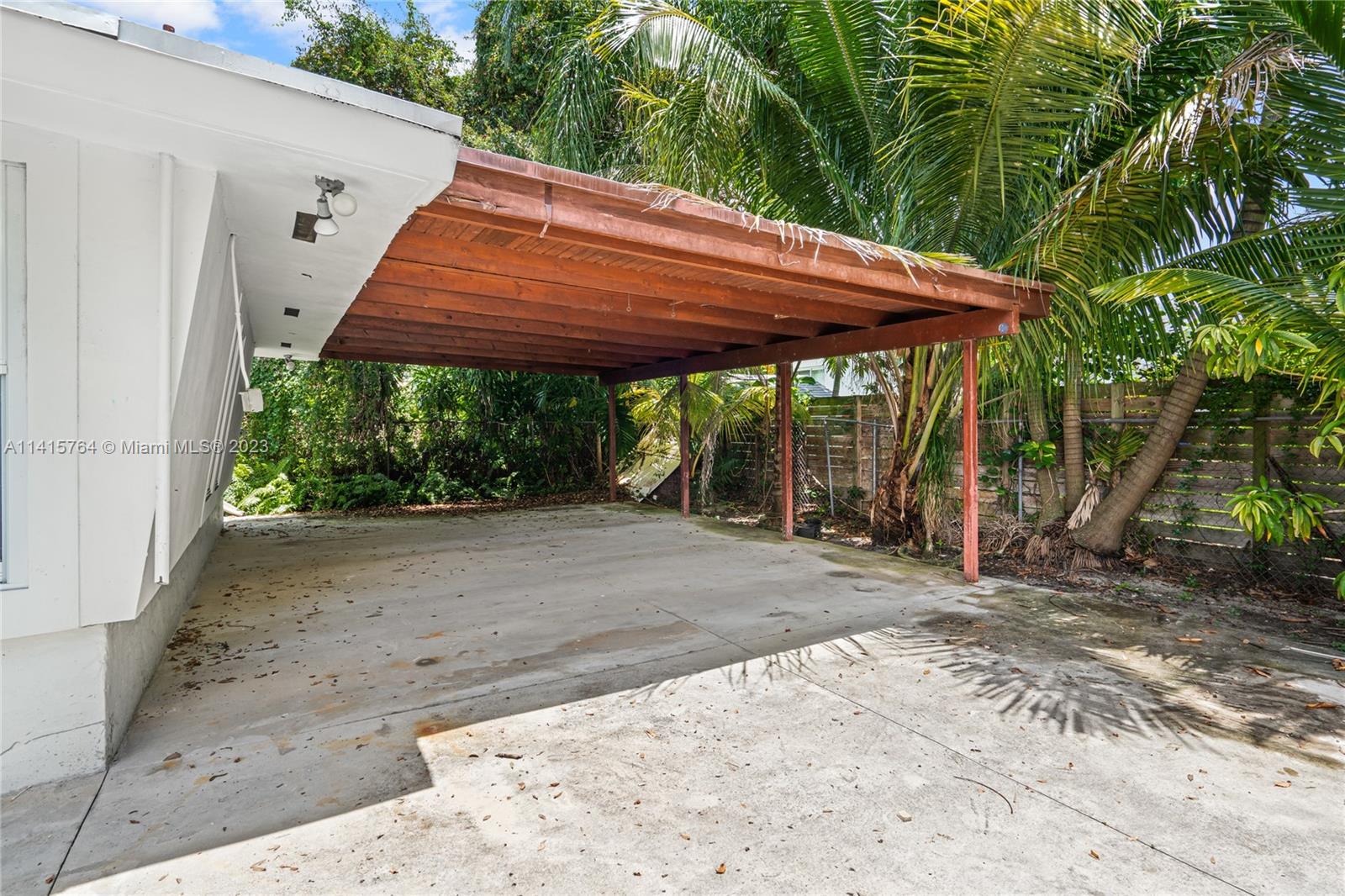 BRICKELL ESTATES - Residential Lease