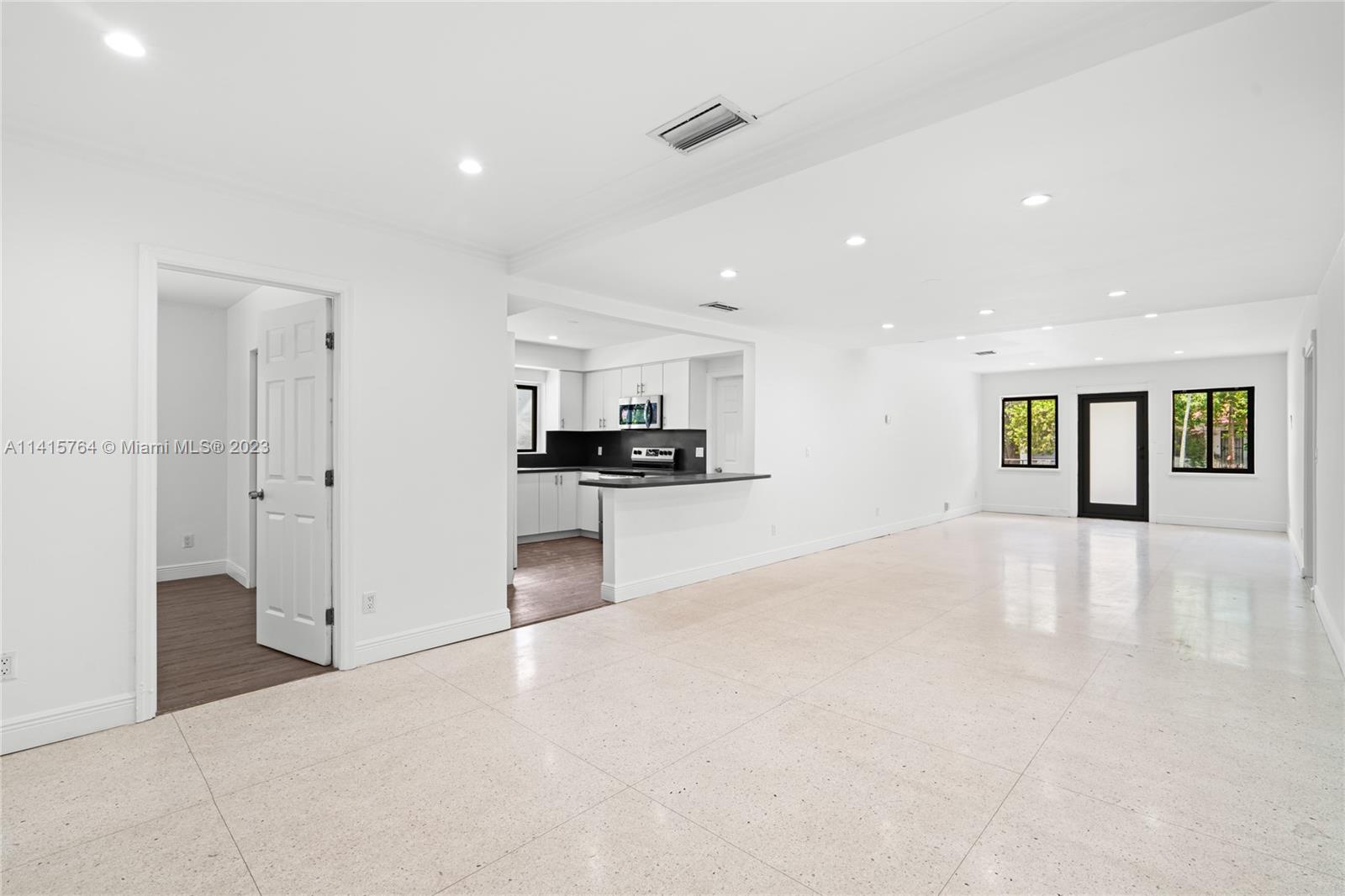 BRICKELL ESTATES - Residential Lease