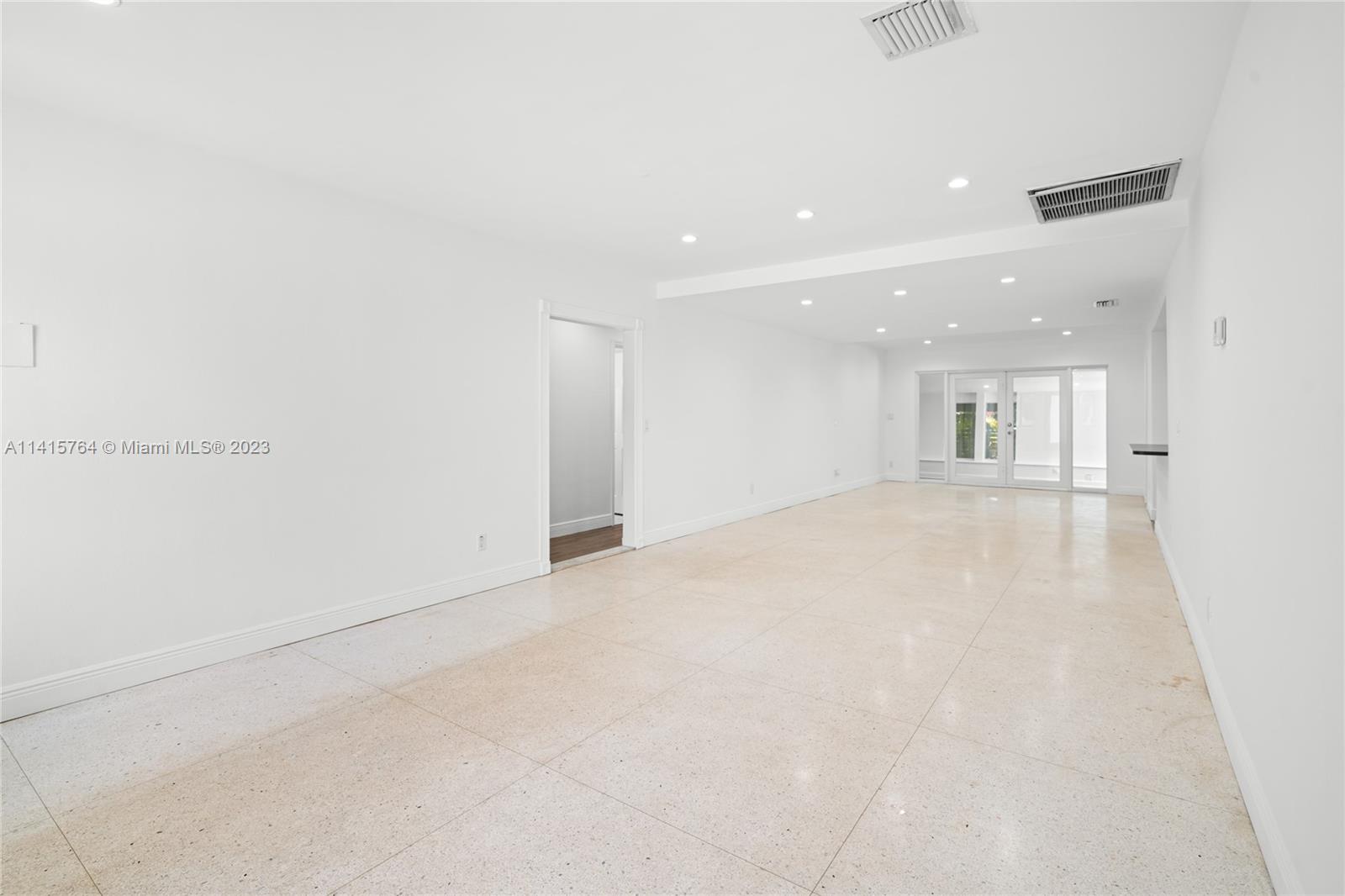 BRICKELL ESTATES - Residential Lease