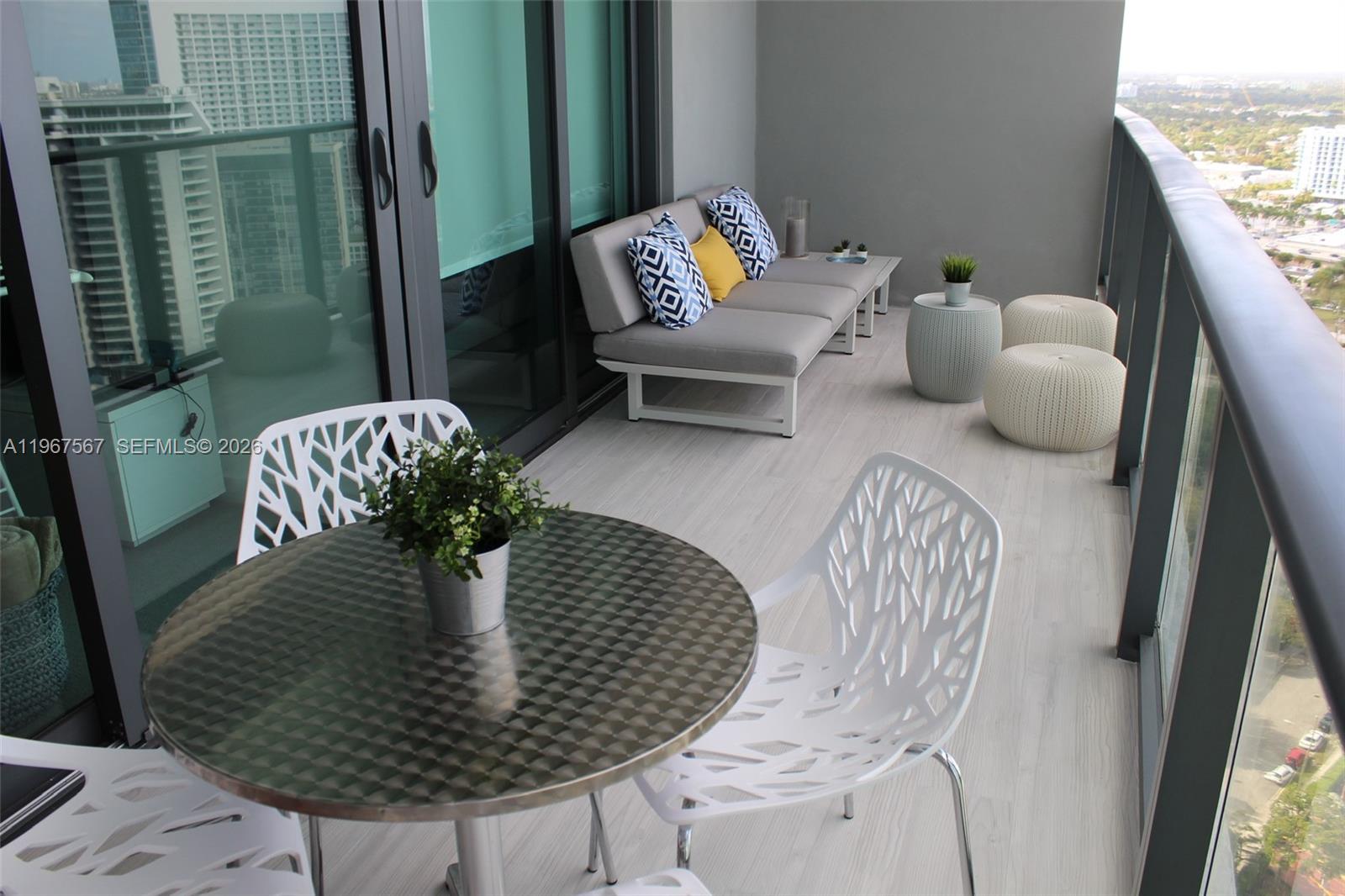 PARAISO BAYVIEWS CONDO - Residential