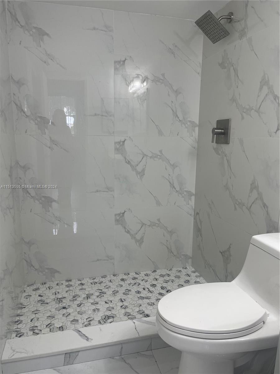 PEPPERMILL KENDALE LKS W - Residential Lease